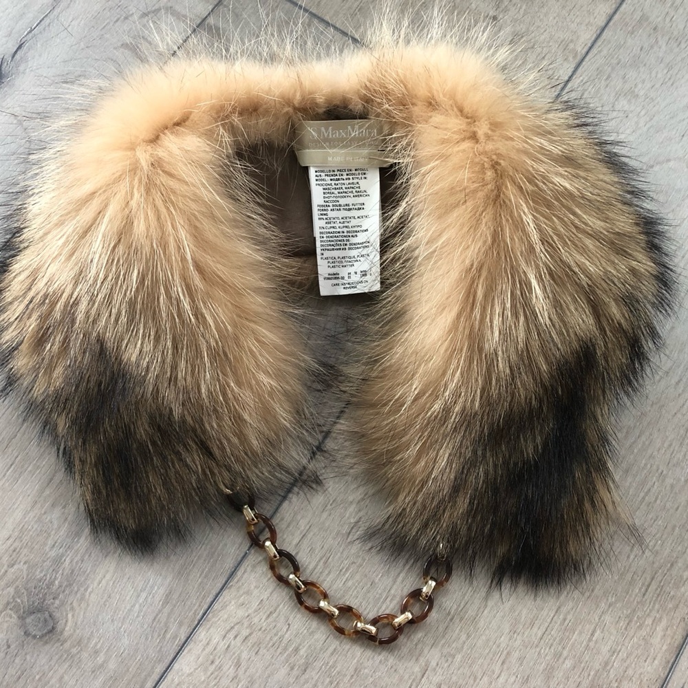 S’ MaxMara Tan and Black Fur Collar with detachable chain detail.